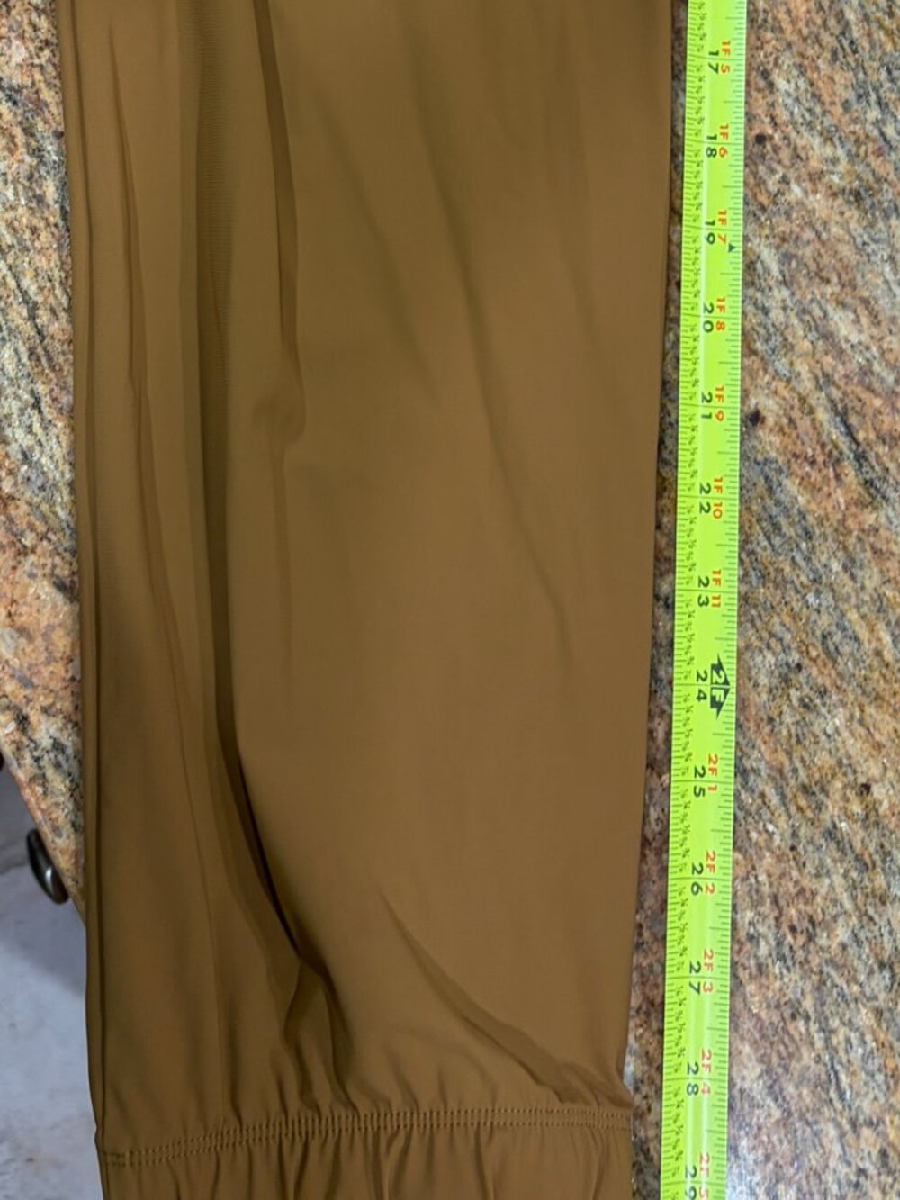 Vuori Fleet Jogger Men's Medium VGUC Inseam 29" Elastic cuff - Picture 9 of 9